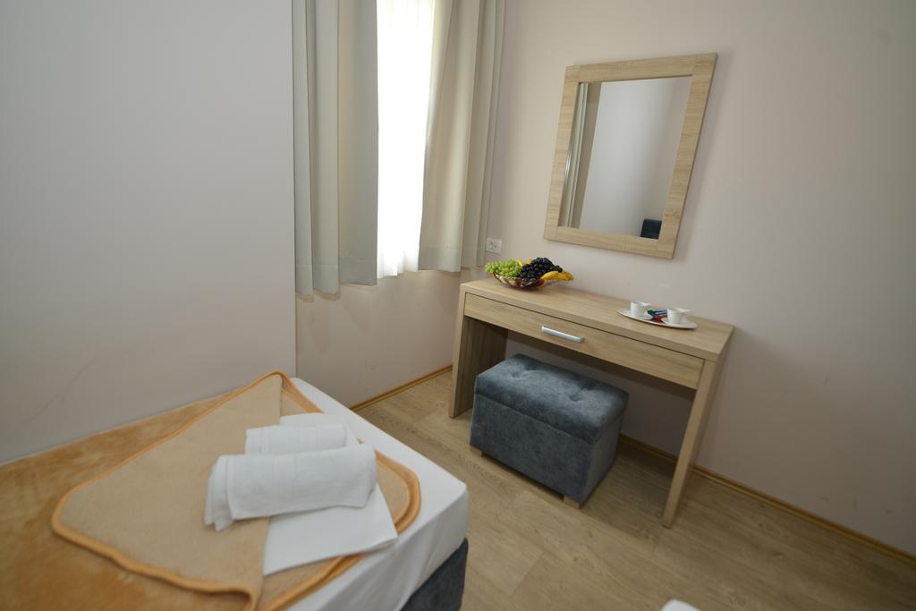 Hotel Rosabel Medjugorje Bilik gambar